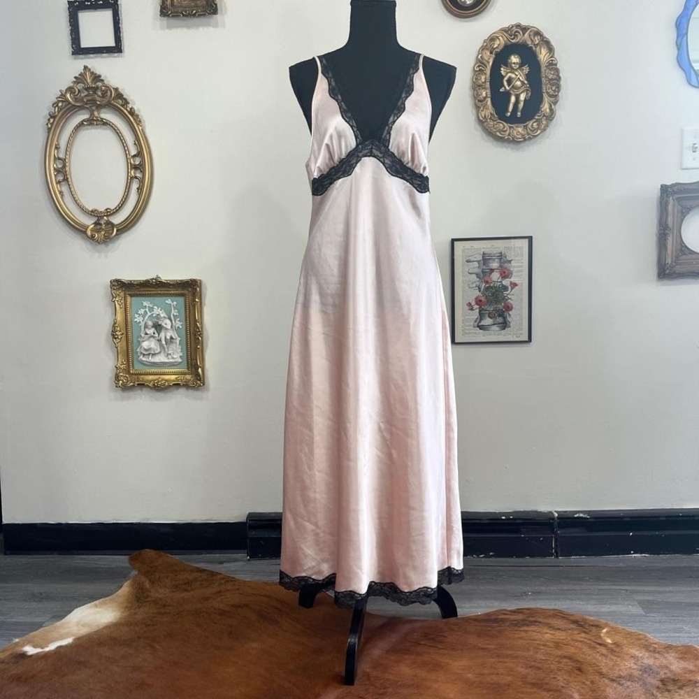 Vintage Y2K Jones New York Blush Satin Slip Dress with Black Lace Trim lingerie